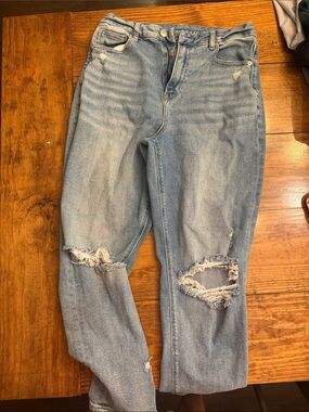 American Eagle Outfitters Light Wash Distressed Boyfriend Jeans